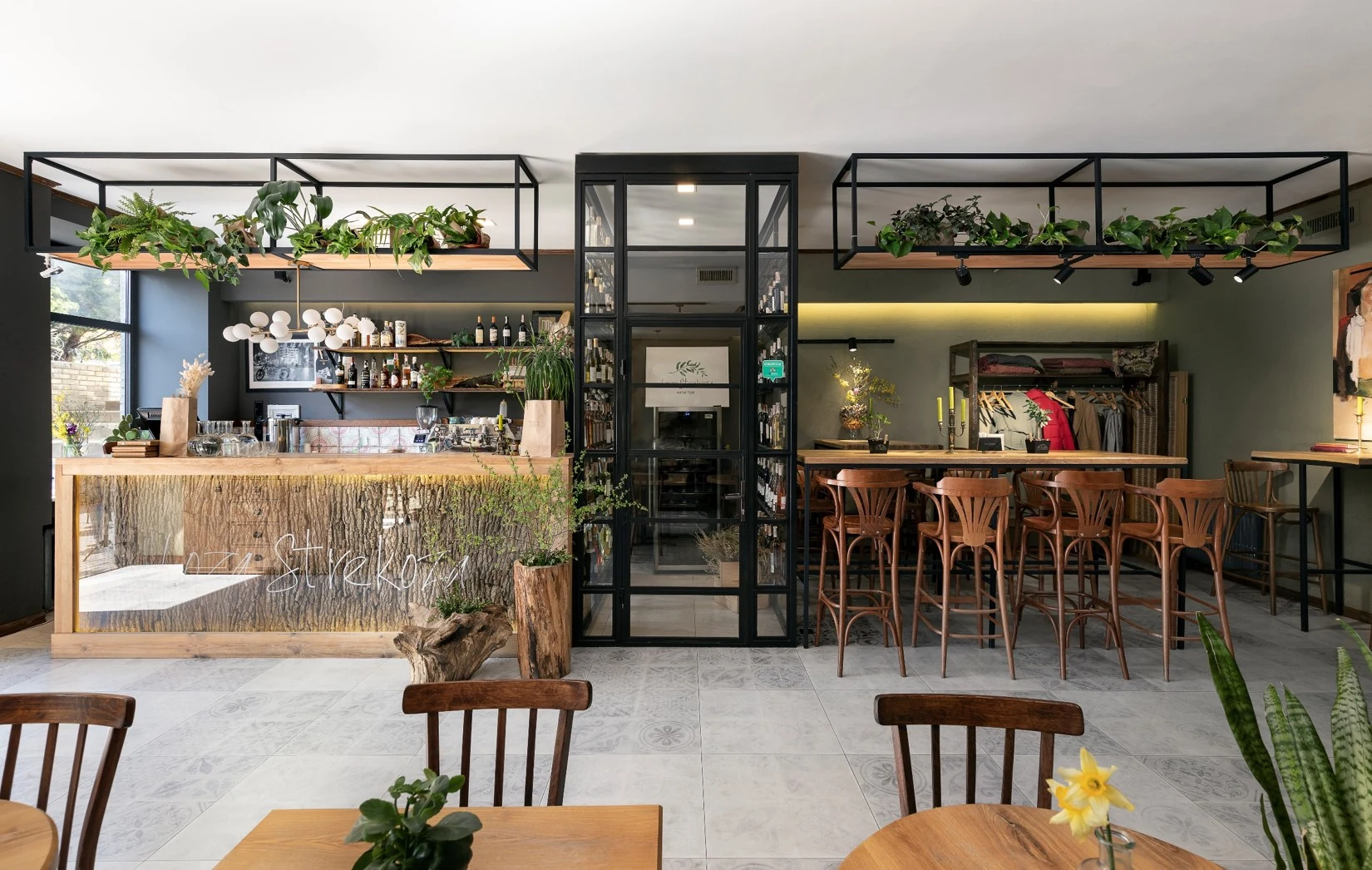 LOZA STREKOZA WINE BAR
